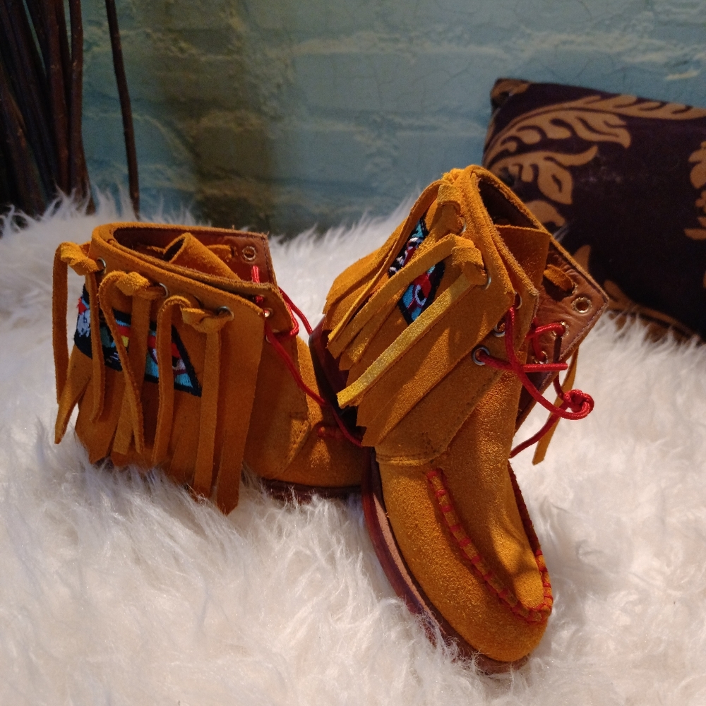 2X Host Pick!!!😍🥰😍😇😇Boho Suede kid moccasins